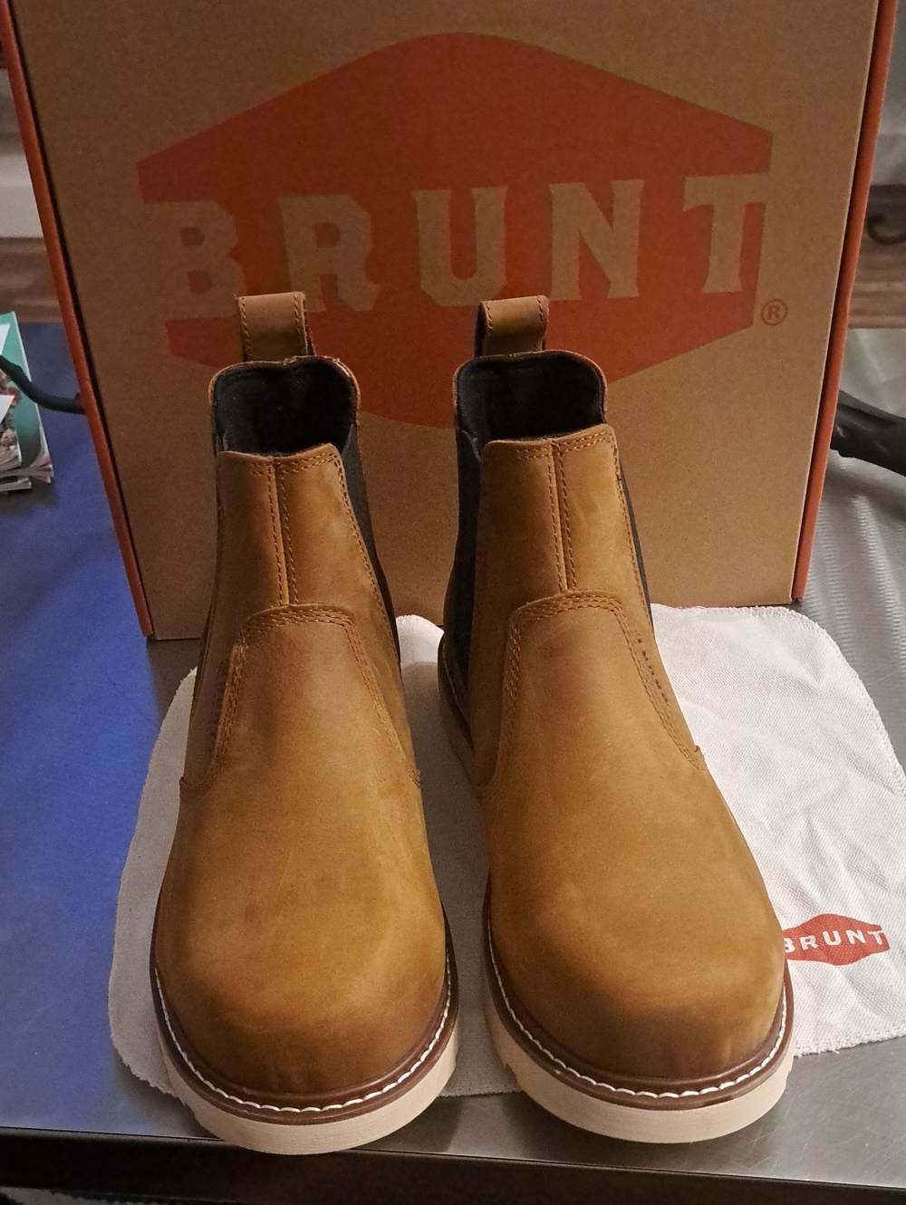 NWT BRUNT OHMAN Men’s/Womens Brown Comp Toe Work Boots. Never Worn.
